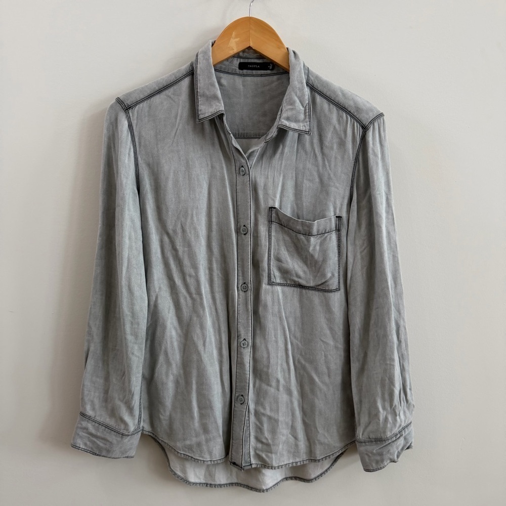 Aritzia Talula Gray Button-Down Shirt – 100% Rayon Soft Long Sleeve Size small
